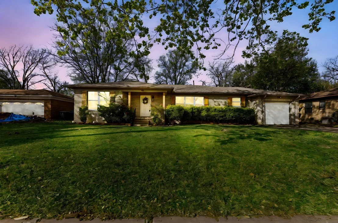 Photo of 942 Longfellow Street