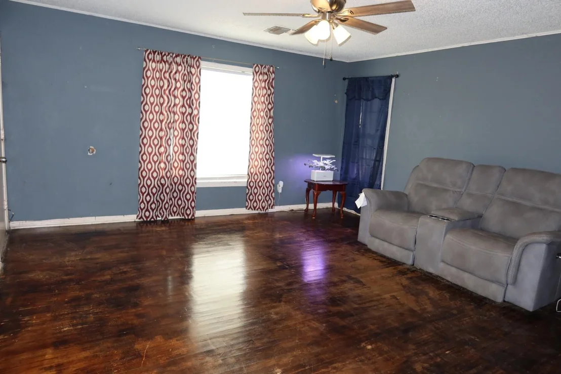 Photo of 1633 Shelton Street