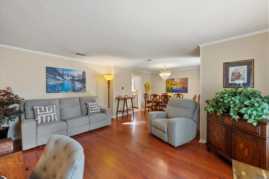 Photo of 929 Madison Square