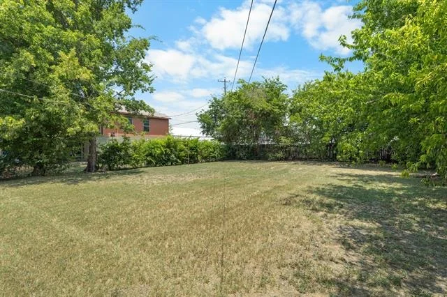 Photo of 1409 Lawrence Drive