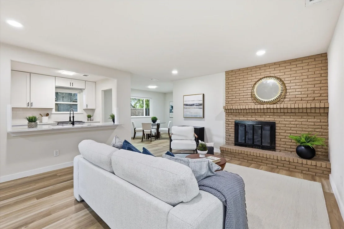 Photo of 419 Summit Drive