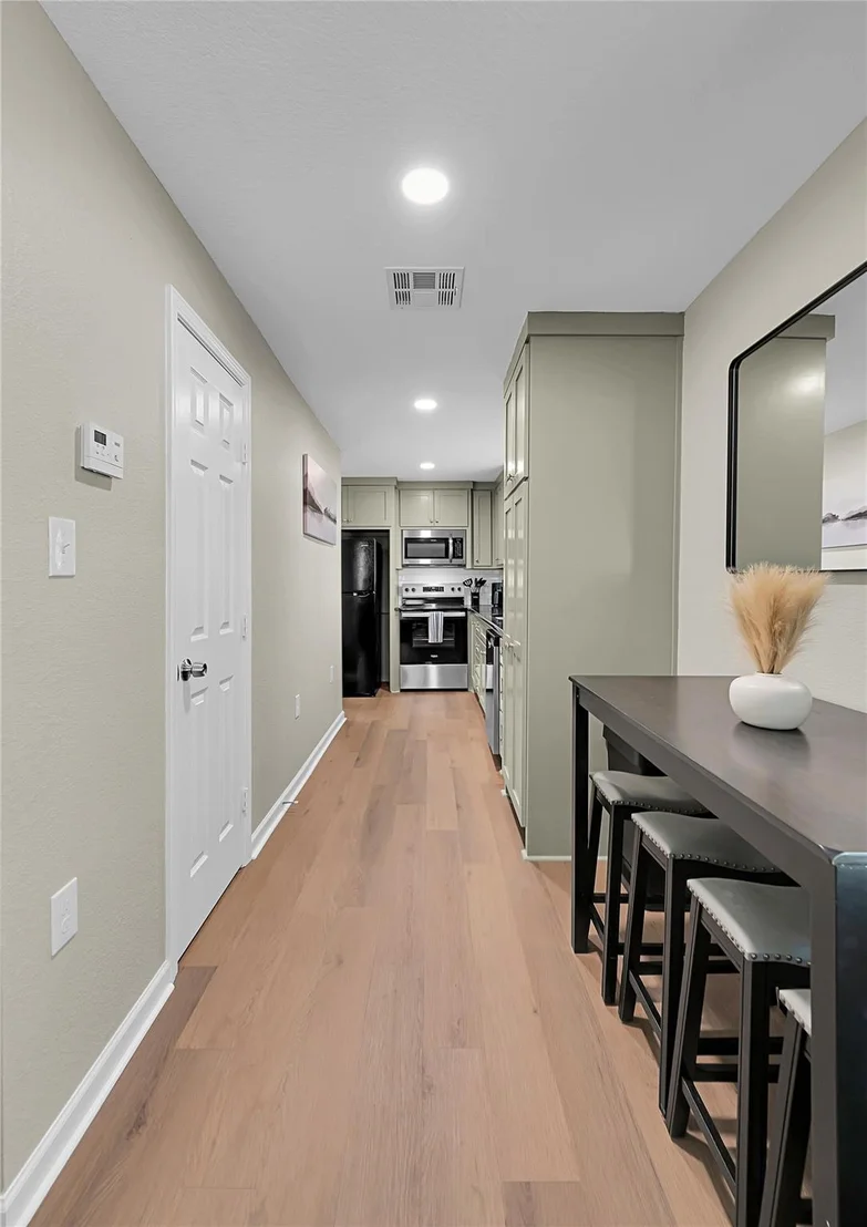 Photo of 924 Gurley Lane