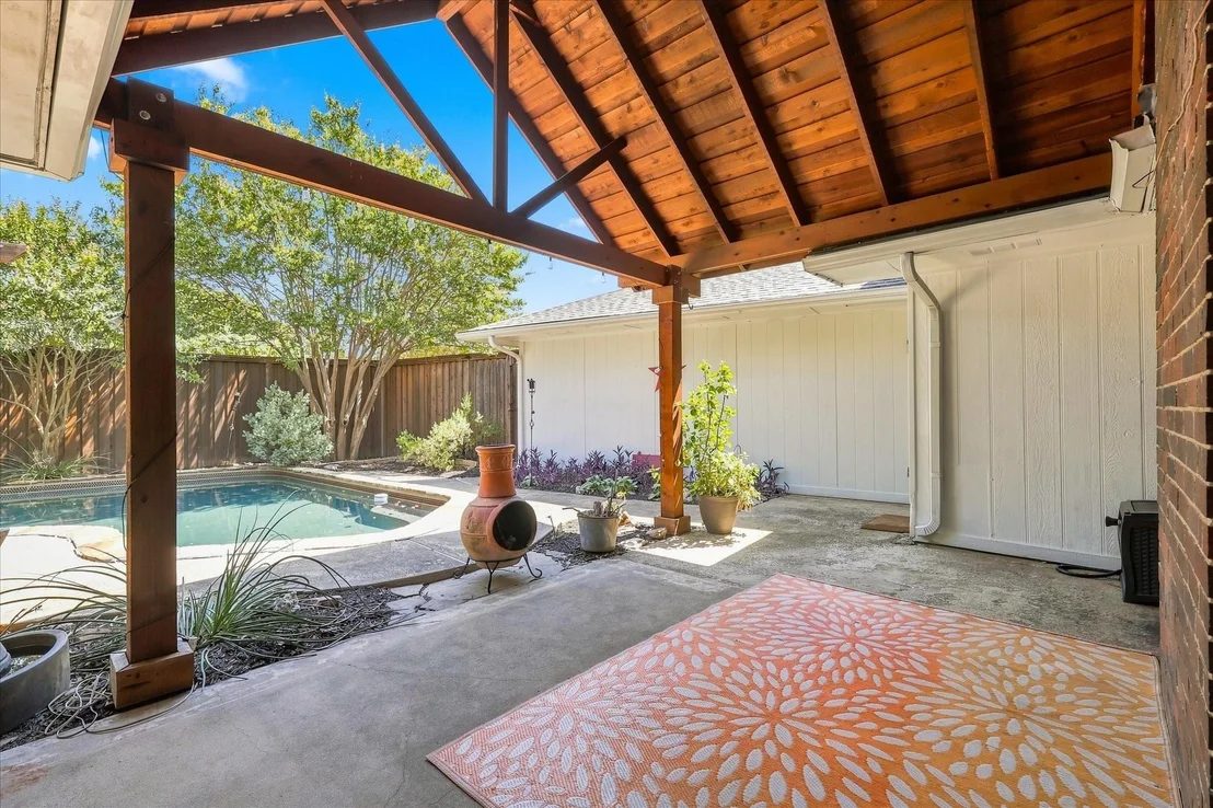 Photo of 2525 Eucalyptus Drive