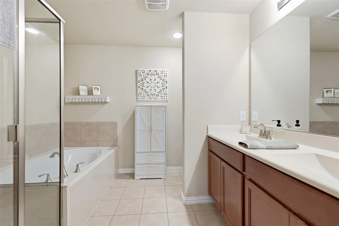 Photo of 800 Silverthorne Drive