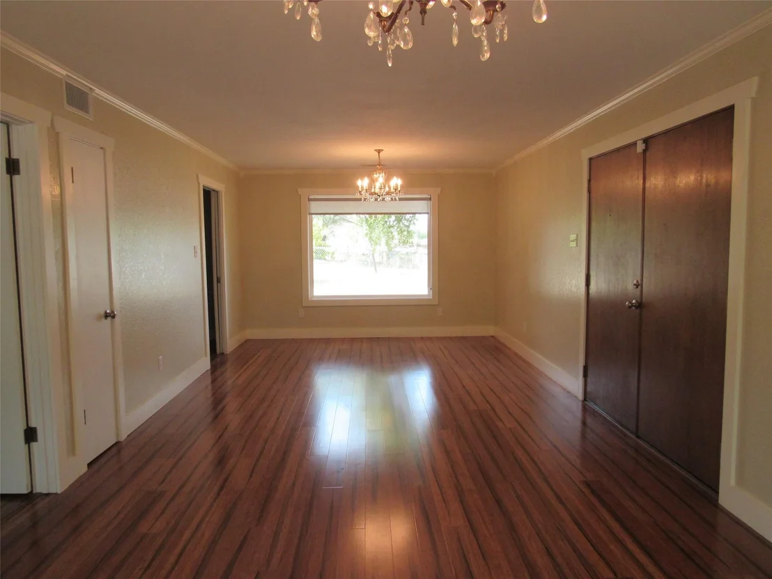 Photo of 626 Friendly Oaks Drive