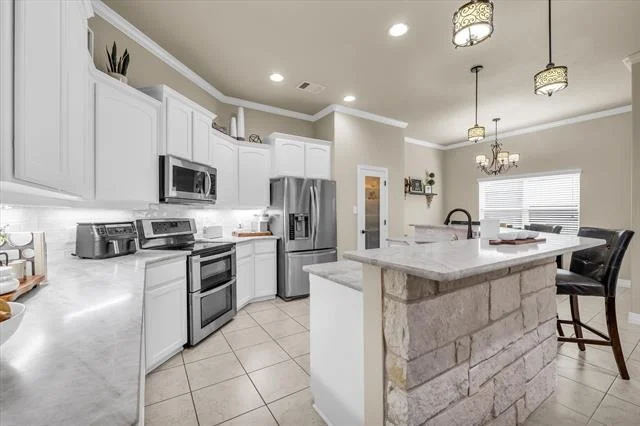 Photo of 910 Springdale Lane