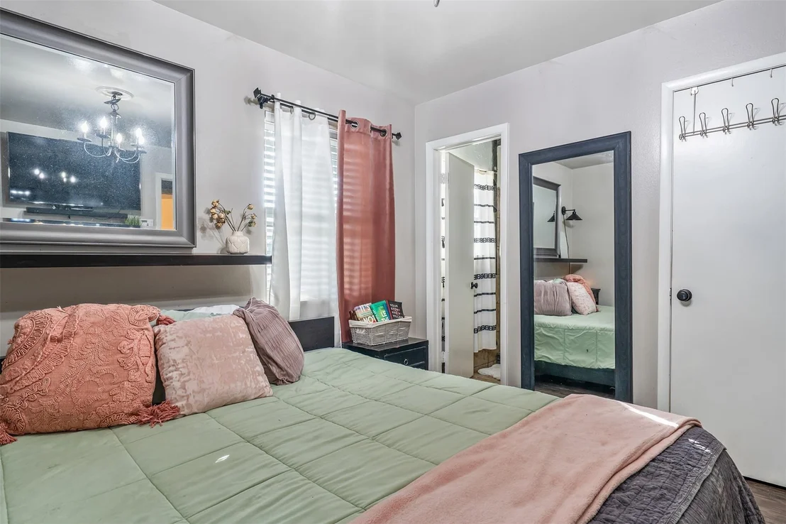Photo of 3020 Meadowlark