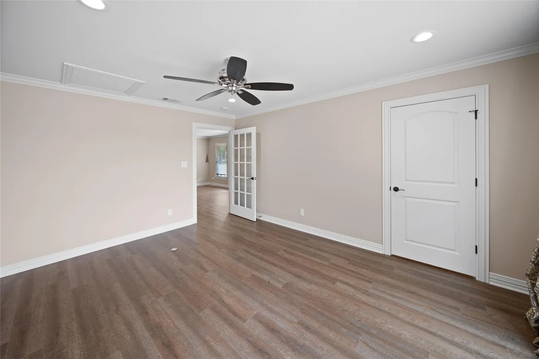 Photo of 7402 Hollytree Drive