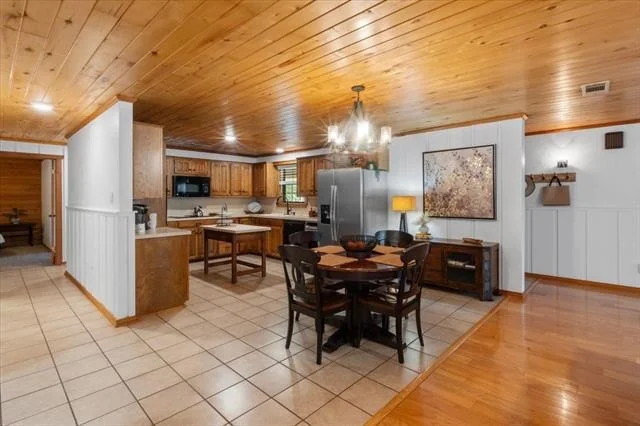Photo of 1603 Pineview Lane