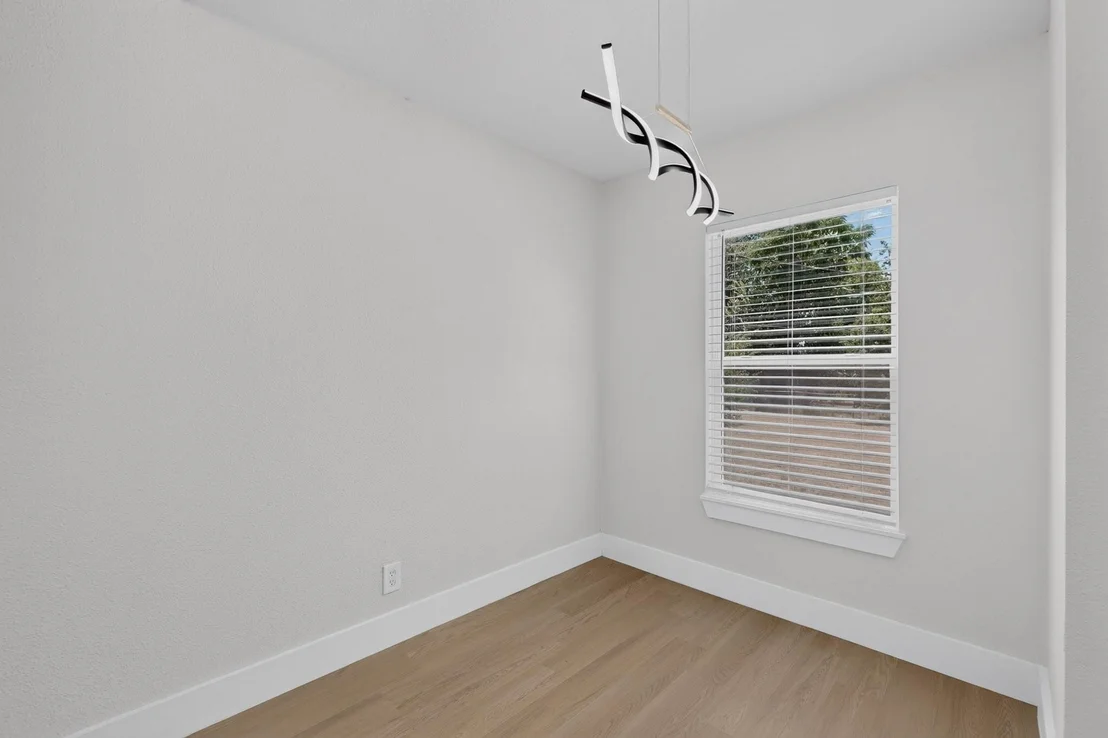 Photo of 808 Lilac Drive