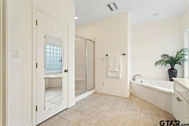 Photo of 1620 Brookhollow Drive