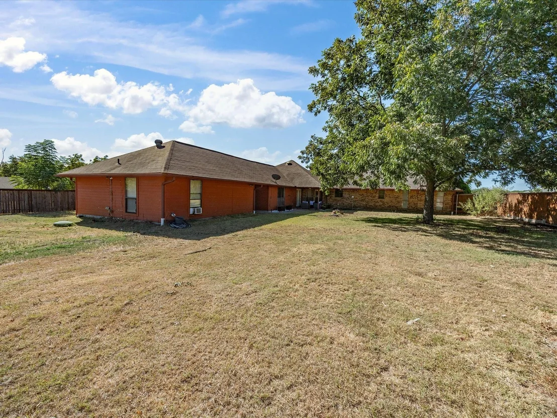 Photo of 840 Lynn Ann Drive
