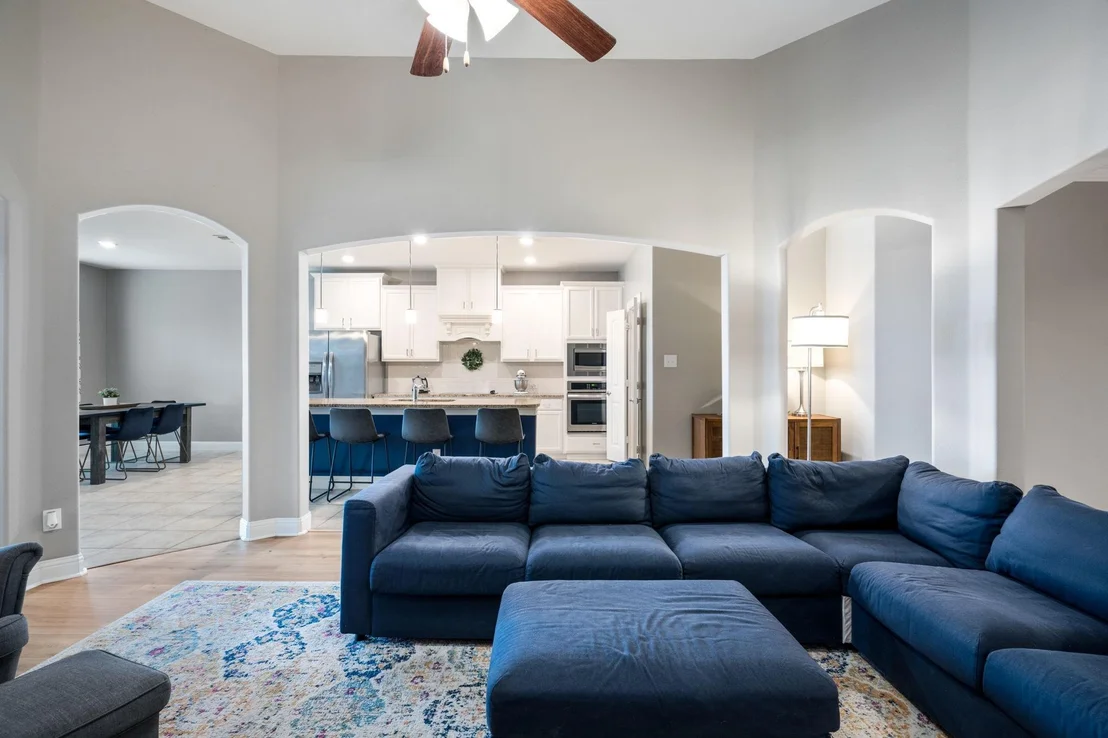 Photo of 560 Winnetka Drive