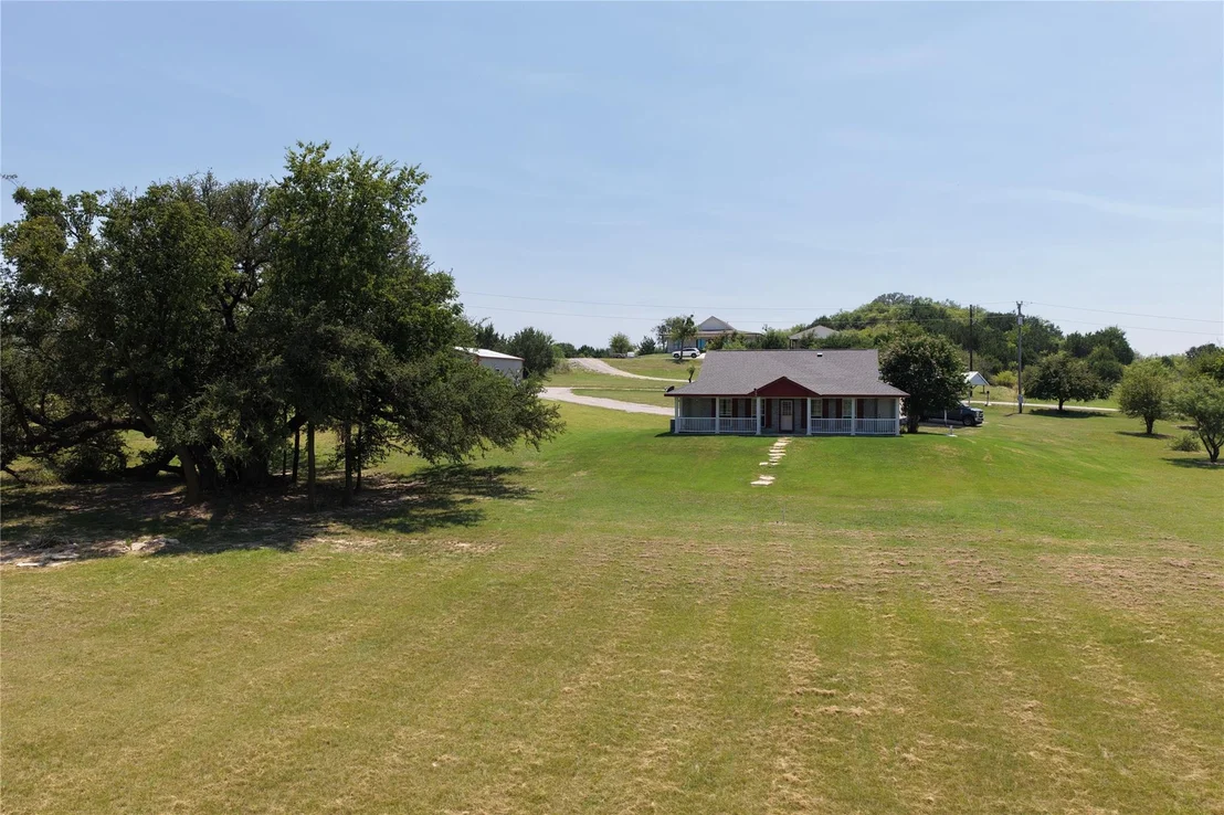 Photo of 333 Lake Point Road