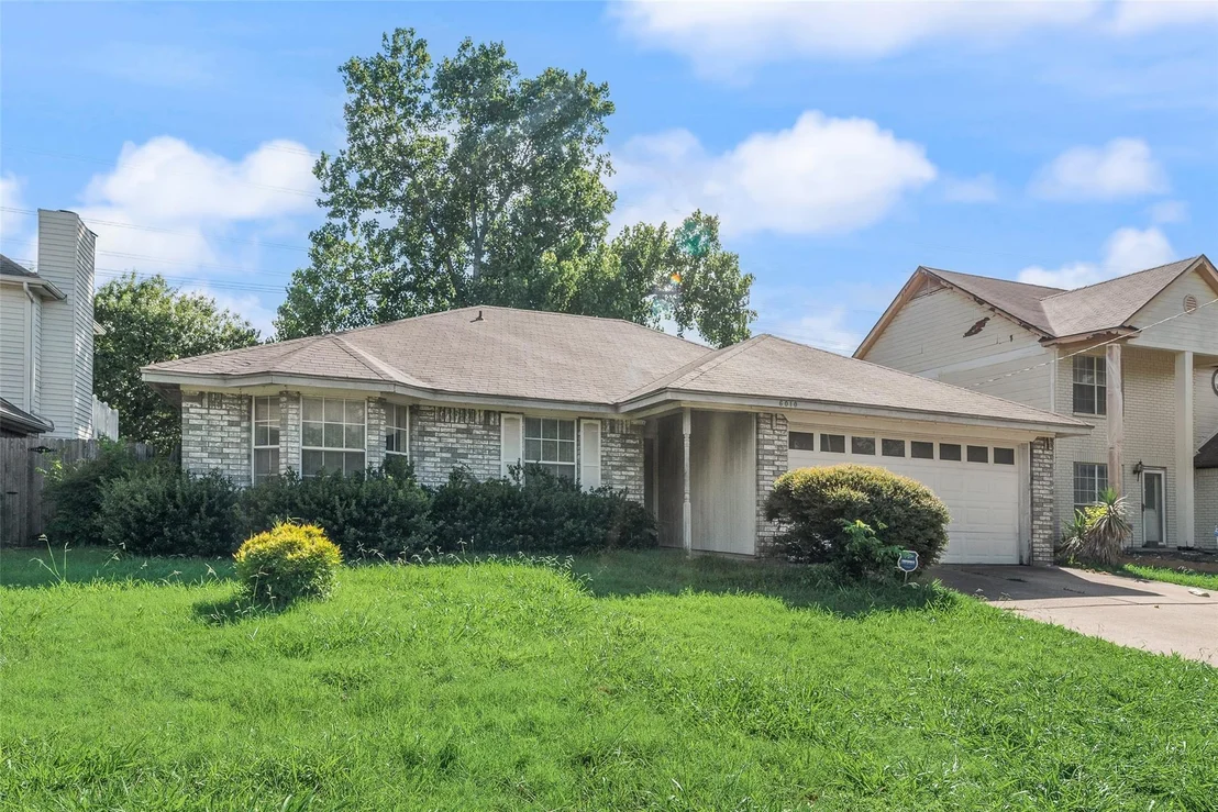 Photo of 6010 Maple Leaf Drive