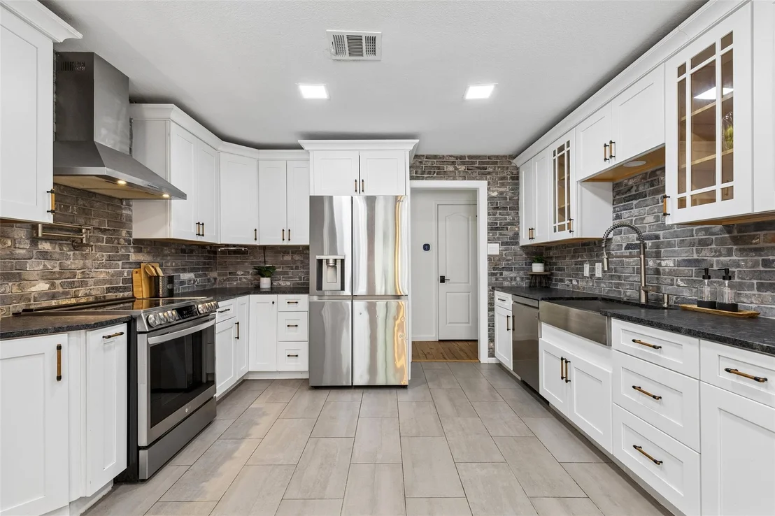 Photo of 2005 Greenwood Lane