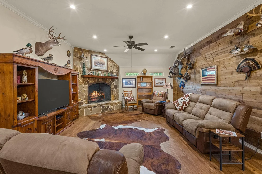 Photo of 606 Hillside Circle