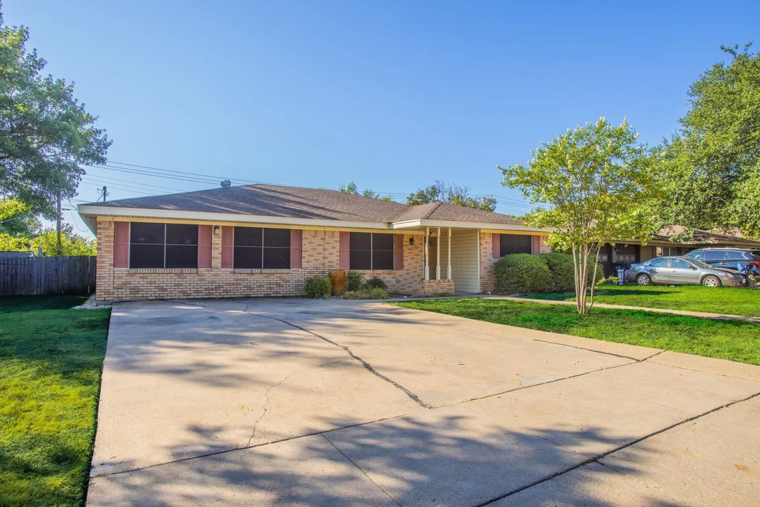 Photo of 5406 Hawthorne Drive
