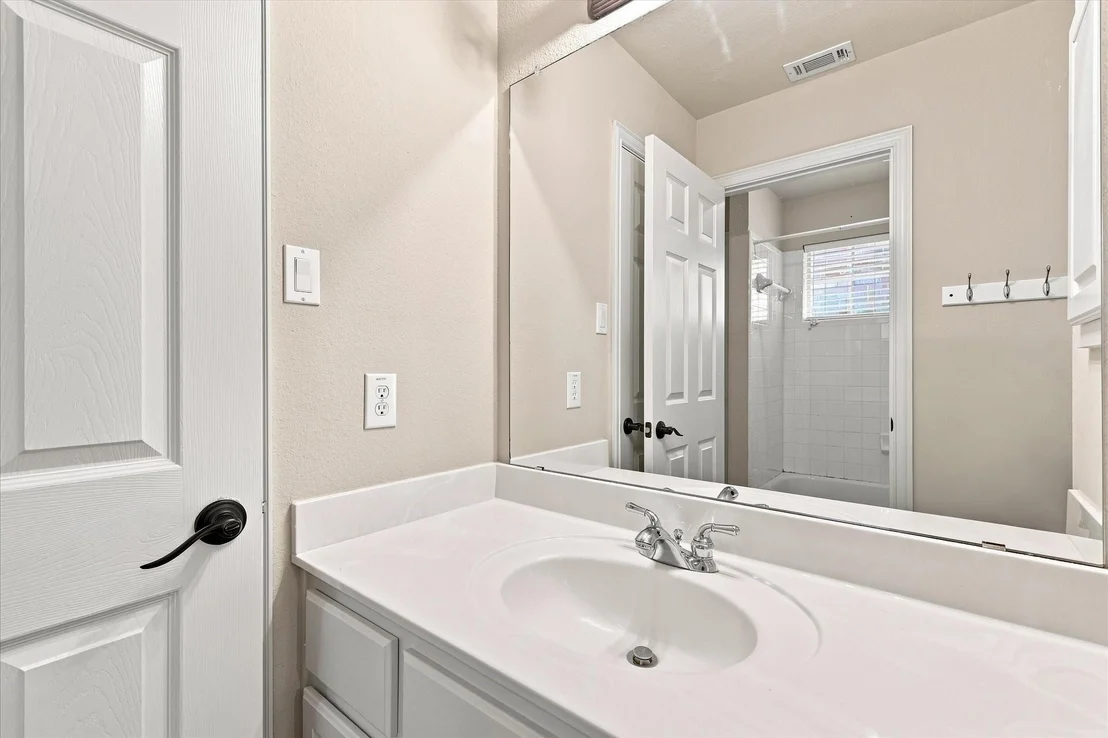 Photo of 708 Lakeway Drive