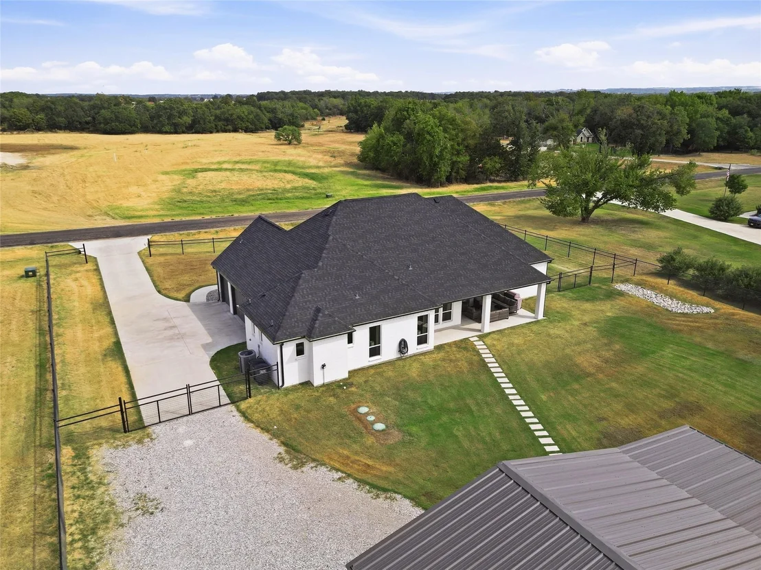 Photo of 1135 Paradise Parkway