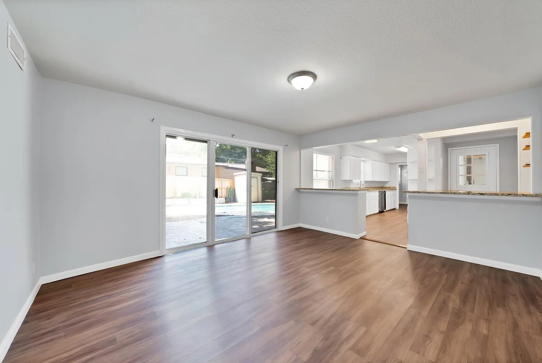 Photo of 1003 Brookhollow Drive