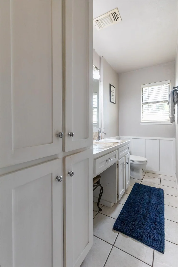 Photo of 1948 Elmdale Road S