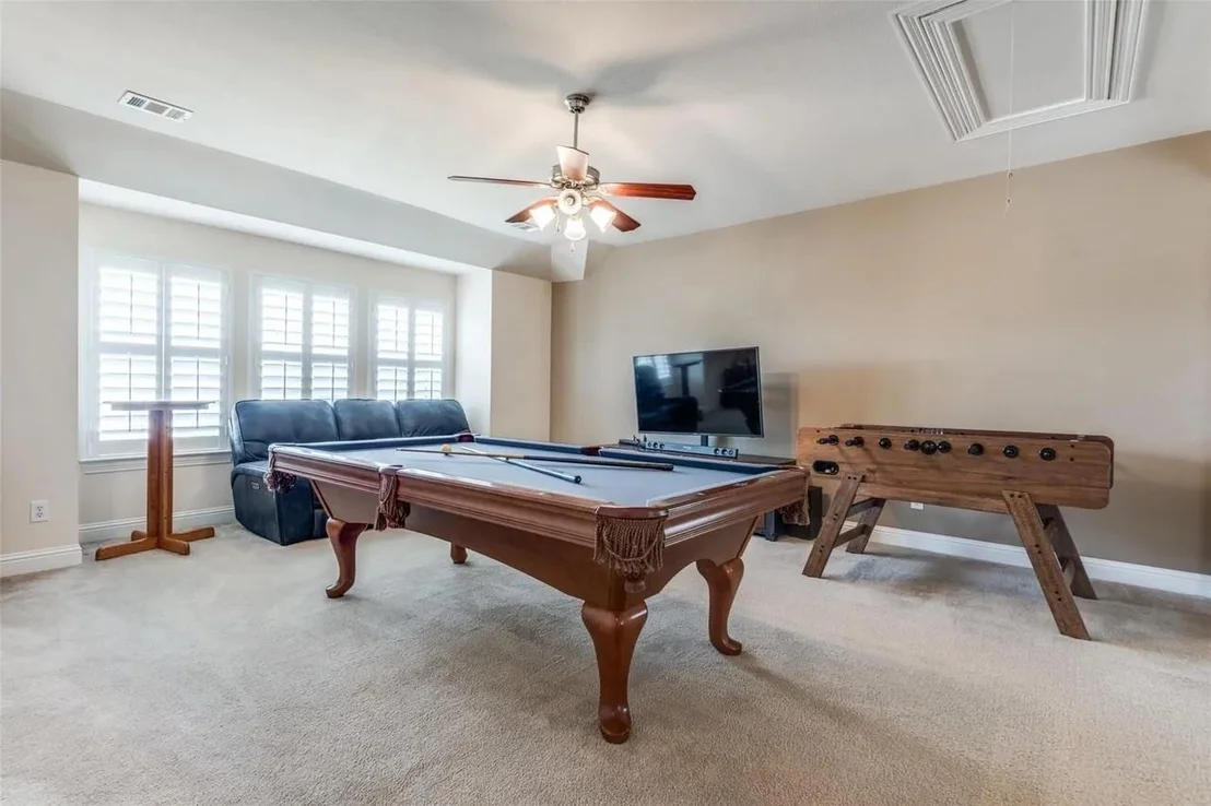 Photo of 830 Woodview Drive