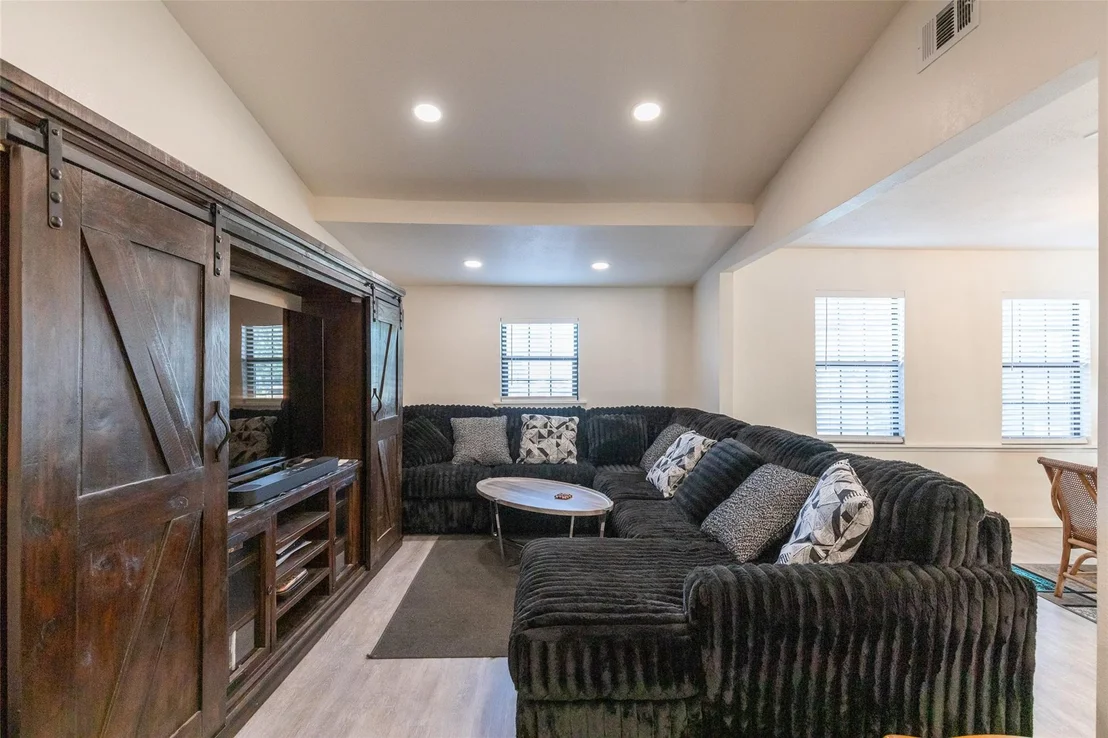 Photo of 2218 N Mockingbird