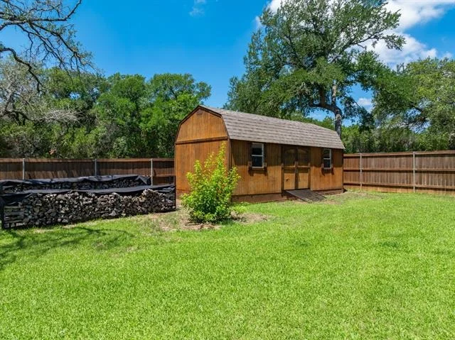 Photo of 100 Twisted Oak Lane