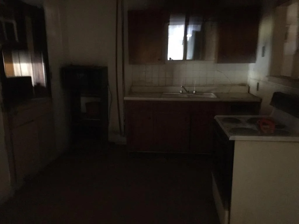 Photo of 705 W 6th Street