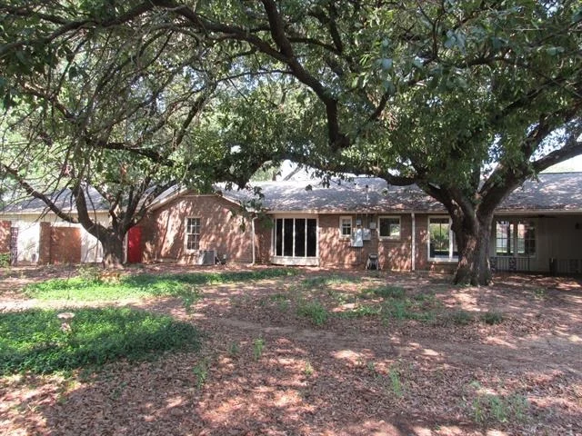 Photo of 3300 Oakridge Lane