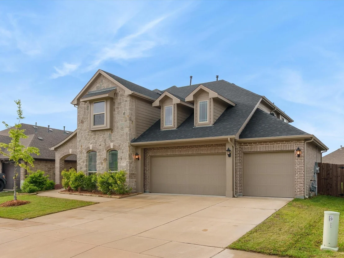 Photo of 351 Bluewood Drive