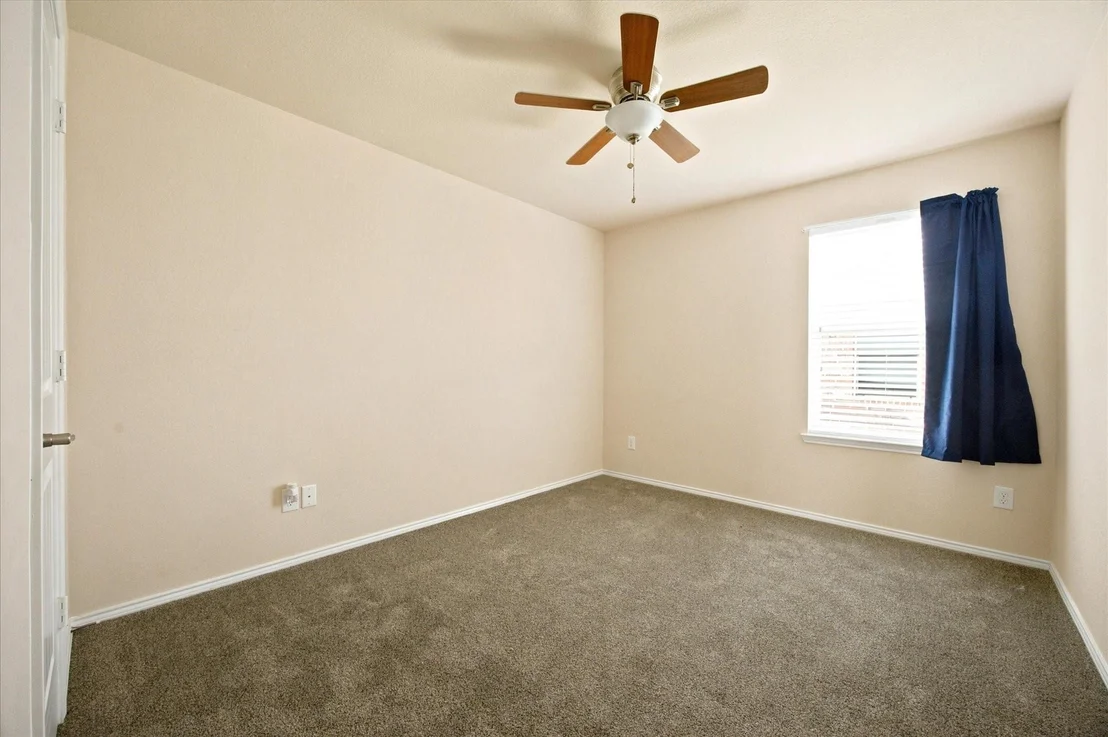 Photo of 716 Harrison Lane