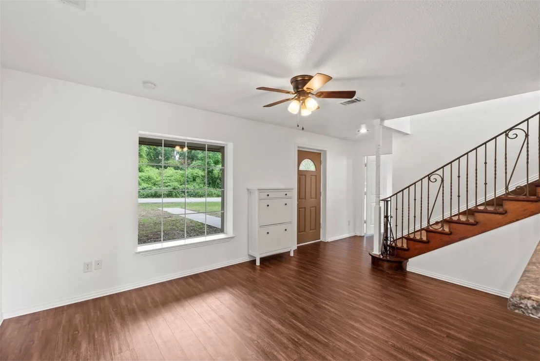 Photo of 921 Bradleys Bend