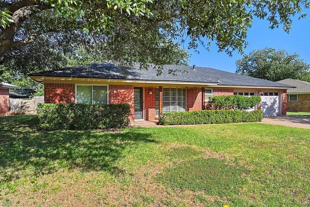 Photo of 3102 Ivanhoe Lane