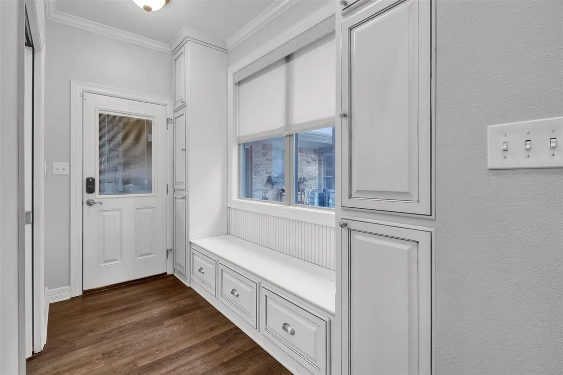 Photo of 3815 Holly Ridge Drive