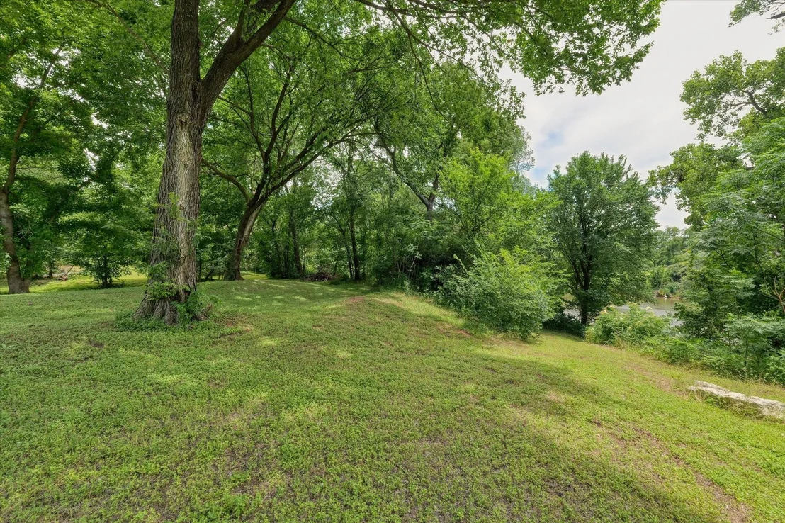 Photo of 505 River Road