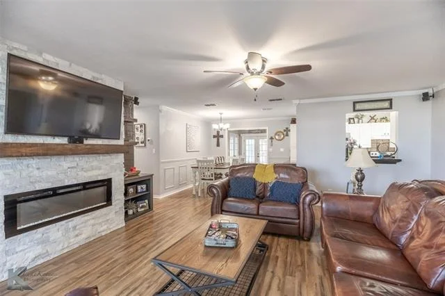 Photo of 1070 Larned Lane