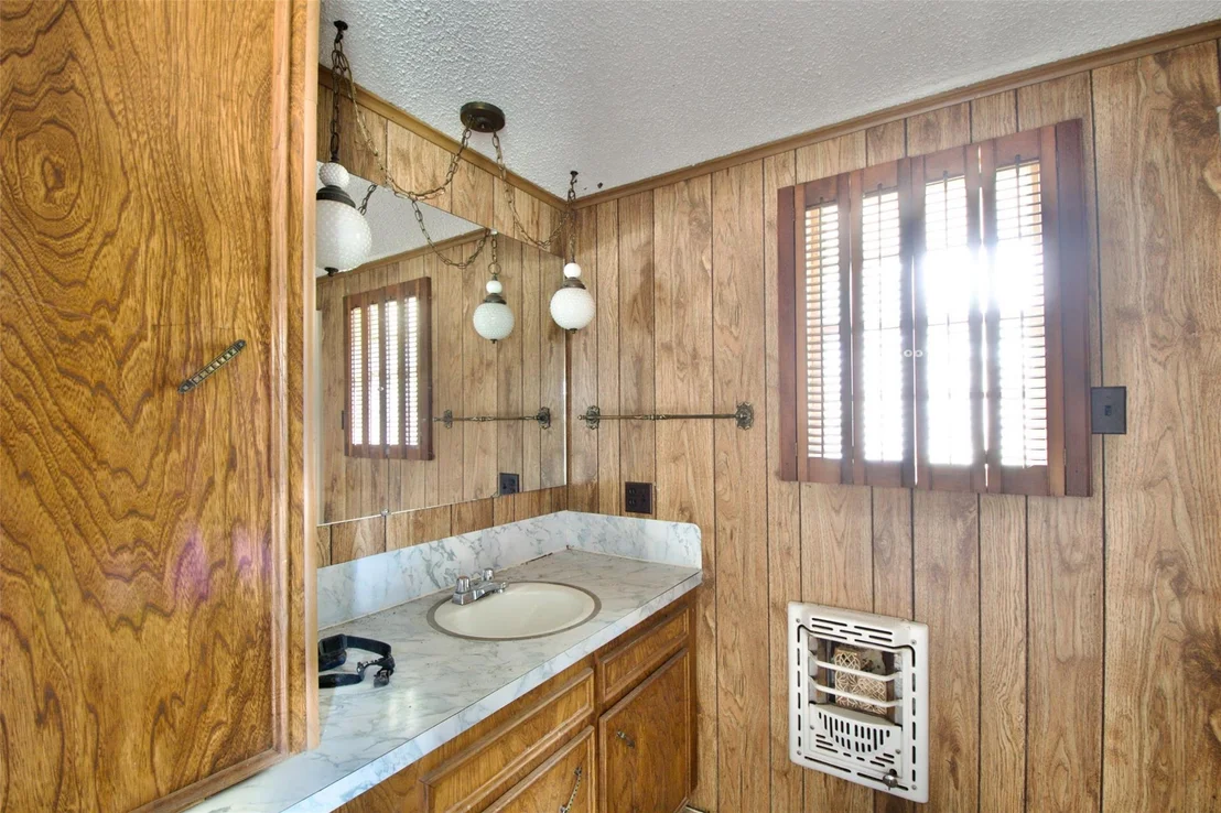Photo of 1202 Tyler