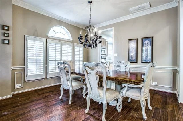 Photo of 707 Longwood Drive