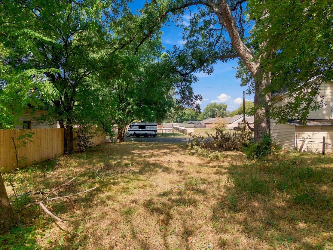 Photo of 805 McKeen Street