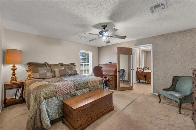 Photo of 1064 Warren Road