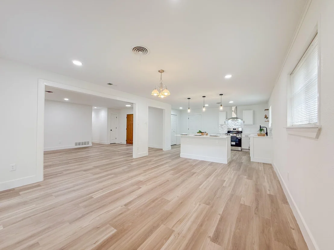 Photo of 228 Hallbrook Drive
