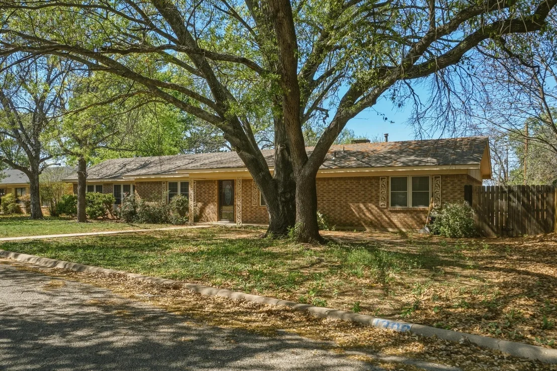 Photo of 1306 Westhill Lane