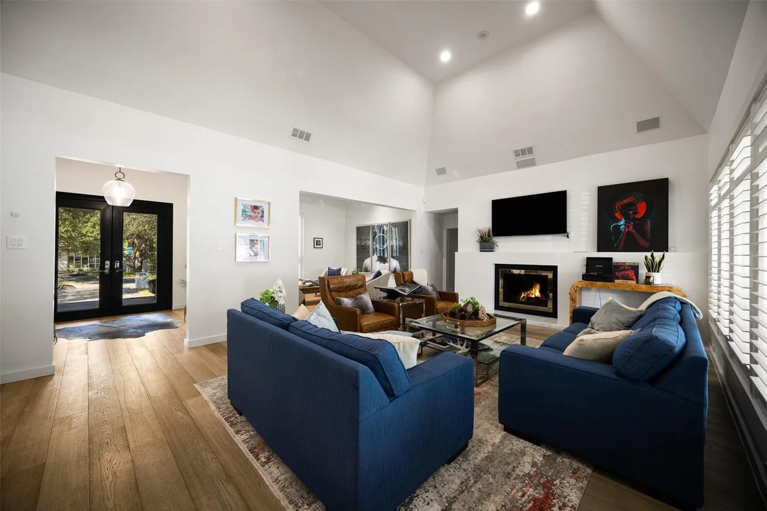 Photo of 6946 Forest Glade Circle