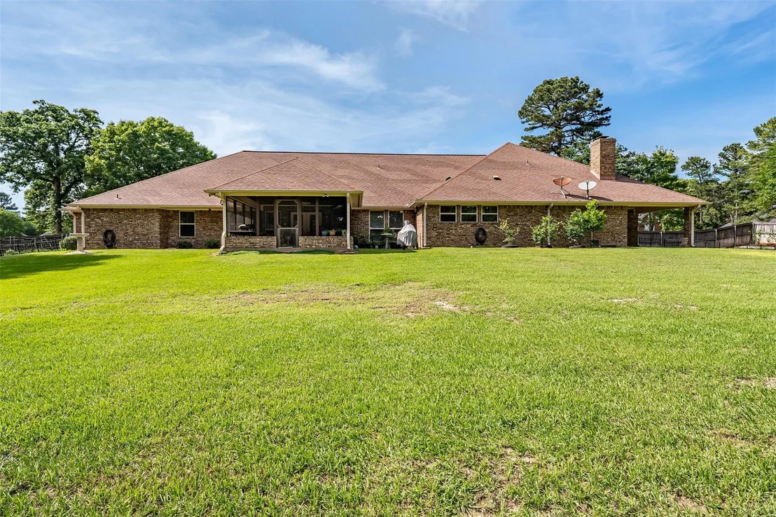 Photo of 19135 Bynum