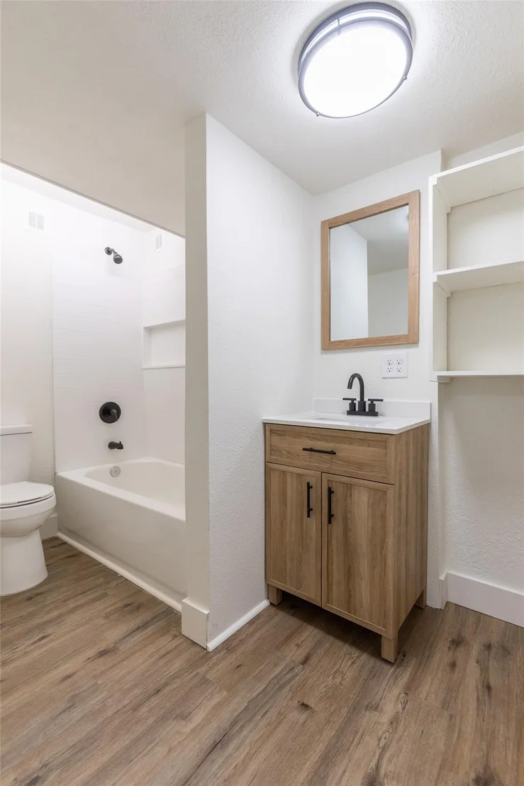 Photo of 909 Lane Avenue