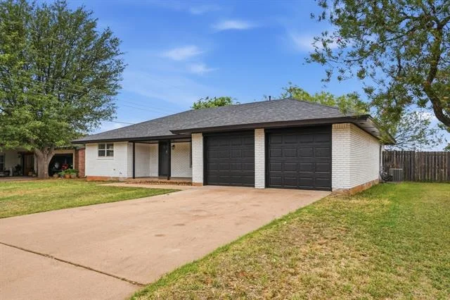 Photo of 1626 N Bowie Drive