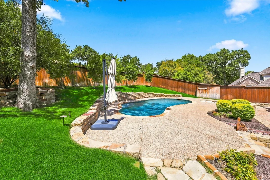 Photo of 708 Lakeway Drive