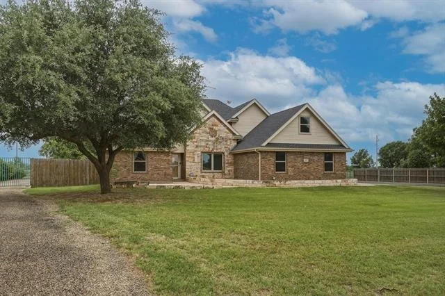 Photo of 165 Sanford Lane
